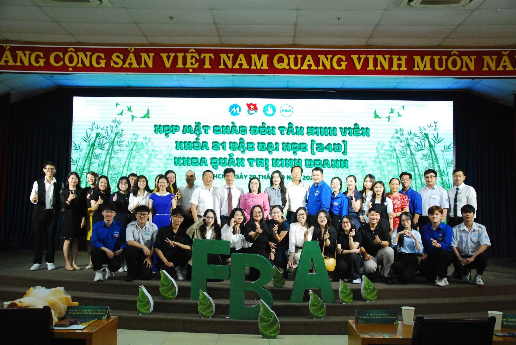 Lễ chào đón tân sinh viên khoa Quản trị kinh doanh năm 2024: Khởi đầu một hành trình mới
